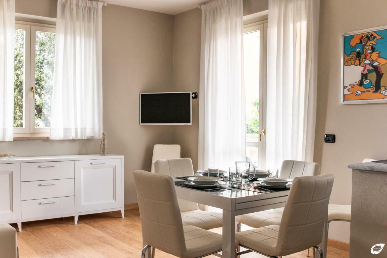 2-Bedroom Apt, With Balcony & Aircondition - 50 M From The Beach Marina di Pietrasanta Dış mekan fotoğraf