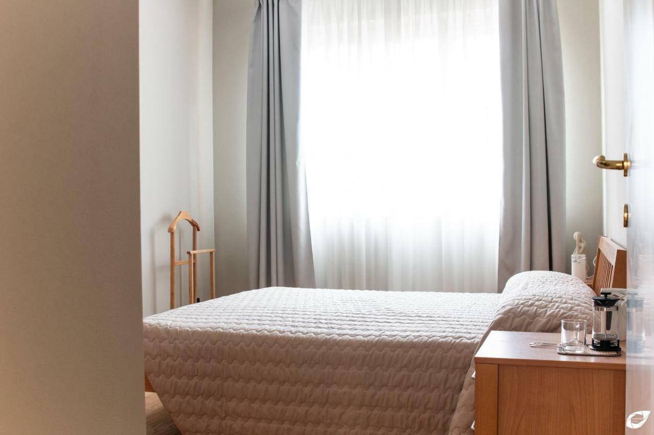 2-Bedroom Apt, With Balcony & Aircondition - 50 M From The Beach Marina di Pietrasanta Dış mekan fotoğraf